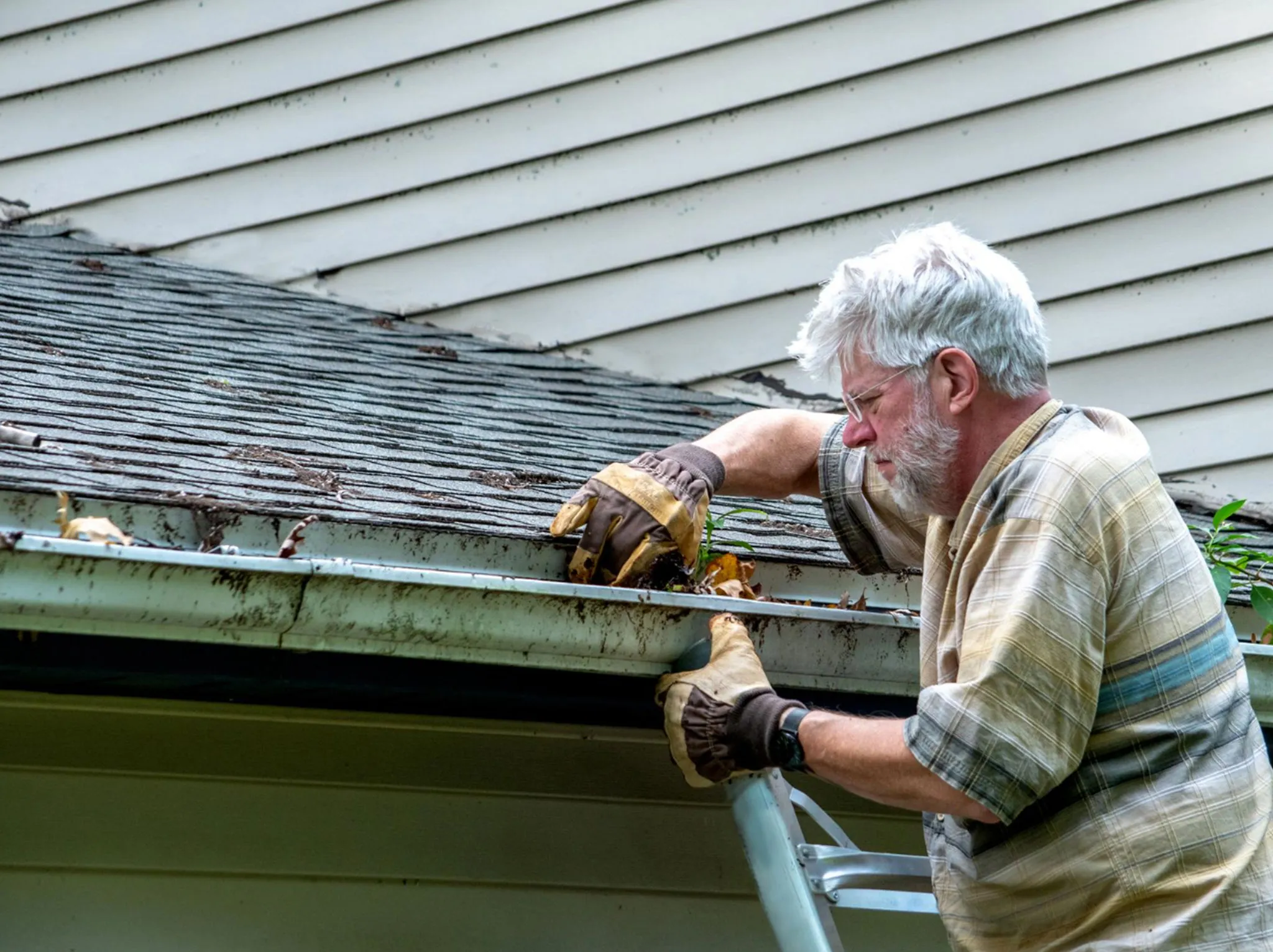 Smart Fix for Aging Roofs Smart Fix for Aging Roofs